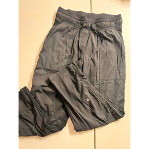 Lululemon Black Cropped Dance Studio Mid Rise Size 4